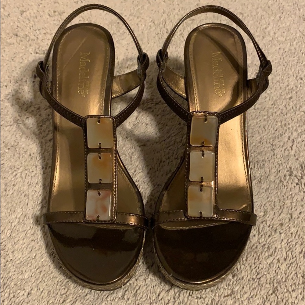 Brown wedges.